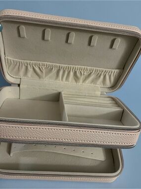 Travel Jewelry Organizer Case in Cream - Compact Portable Storage